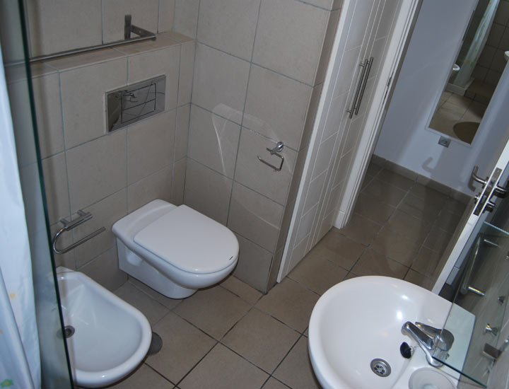 Teneriffa, El Medano Ferienwohnung, Bad mit Dusche, WC und Bidet<